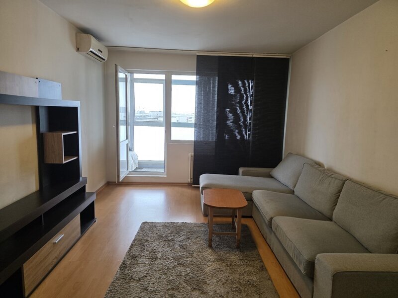 Titan, 5 minute metrou,