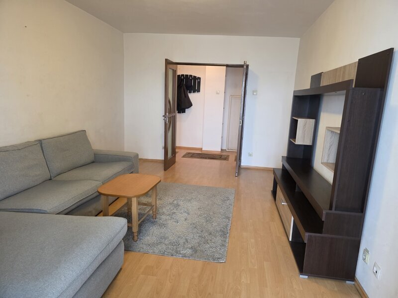 Titan, 5 minute metrou,