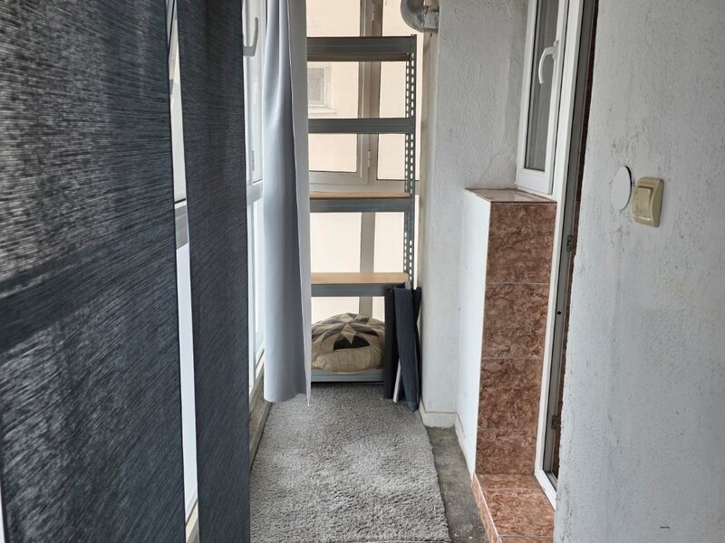 Titan, 5 minute metrou,