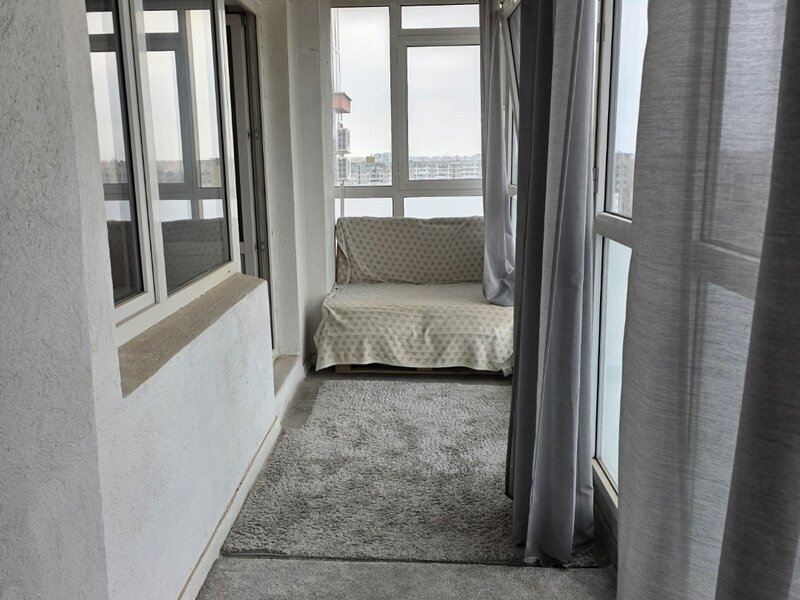 Titan, 5 minute metrou,